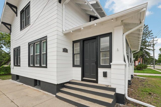 7 W Geneva STREET, Elkhorn, WI 53121
