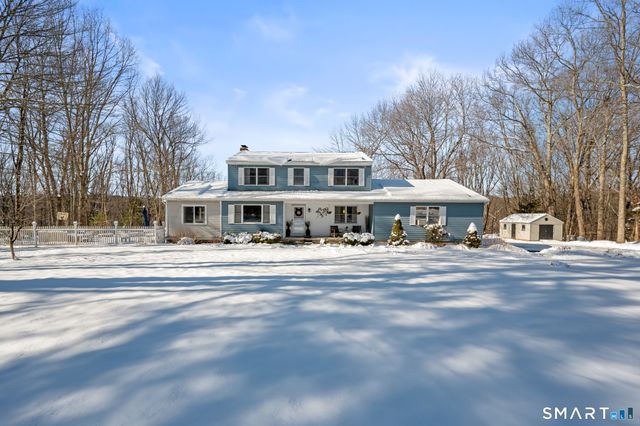 14 Meadow Crest Drive, Woodbury, CT 06798