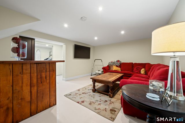 14 Meadow Crest Drive, Woodbury, CT 06798