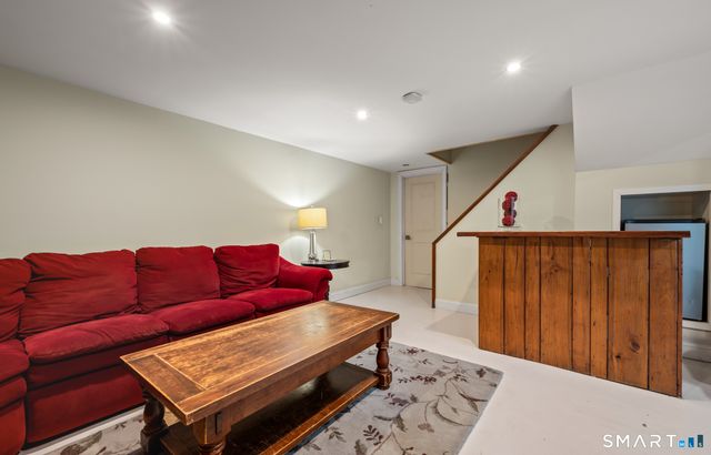 14 Meadow Crest Drive, Woodbury, CT 06798