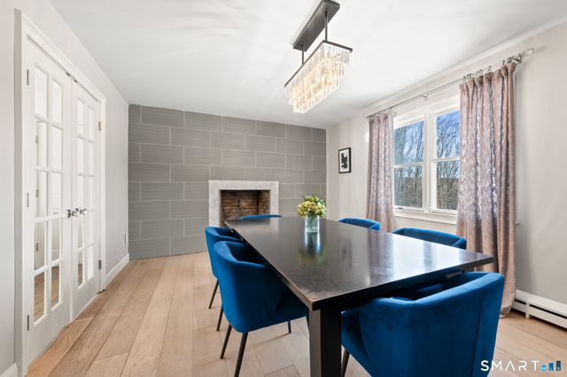 14 Meadow Crest Drive, Woodbury, CT 06798