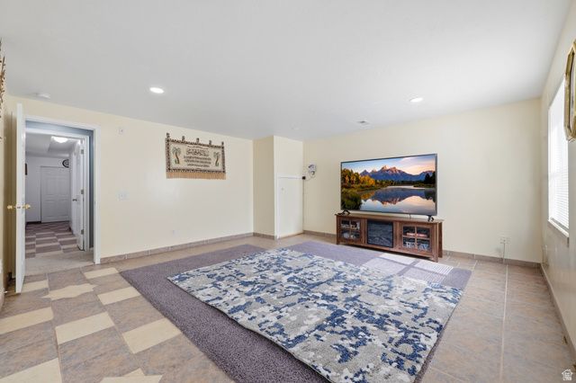 5463 W STARFLOWER WAY, West Jordan, UT 84081