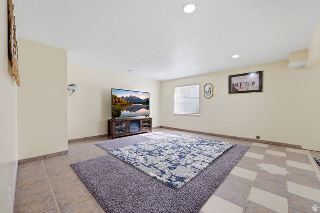 5463 W STARFLOWER WAY, West Jordan, UT 84081