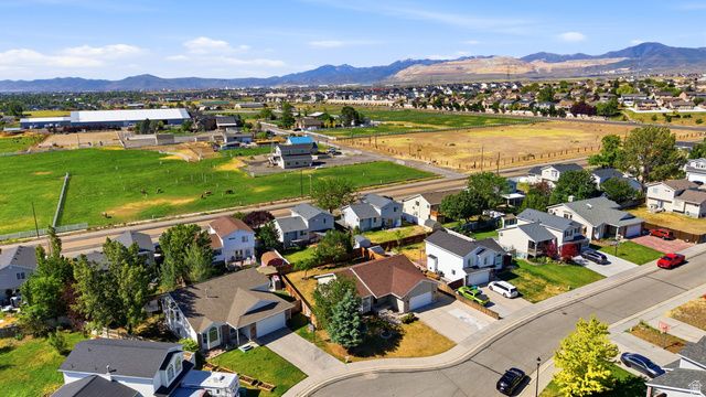 5463 W STARFLOWER WAY, West Jordan, UT 84081