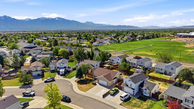 5463 W STARFLOWER WAY, West Jordan, UT 84081