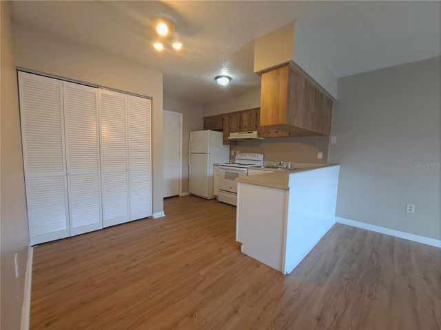 6043 CRAFTON DRIVE, Lakeland, FL 33809