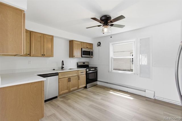 26375 Waldorf Street, Roseville, MI 48066