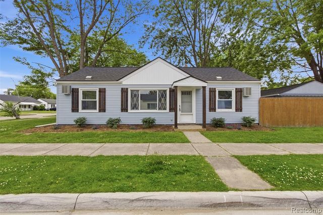 26375 Waldorf Street, Roseville, MI 48066