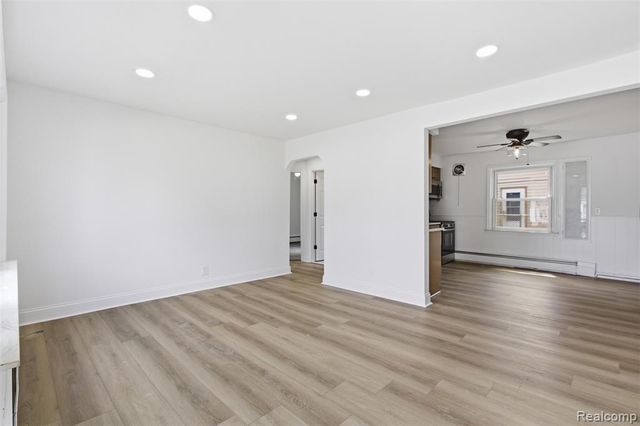 26375 Waldorf Street, Roseville, MI 48066