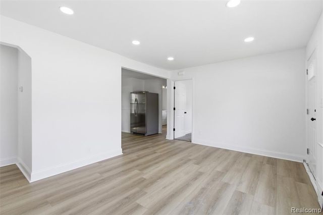 26375 Waldorf Street, Roseville, MI 48066
