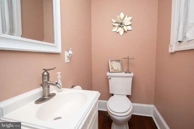 309 W EARLHAM TER, Philadelphia, PA 19144