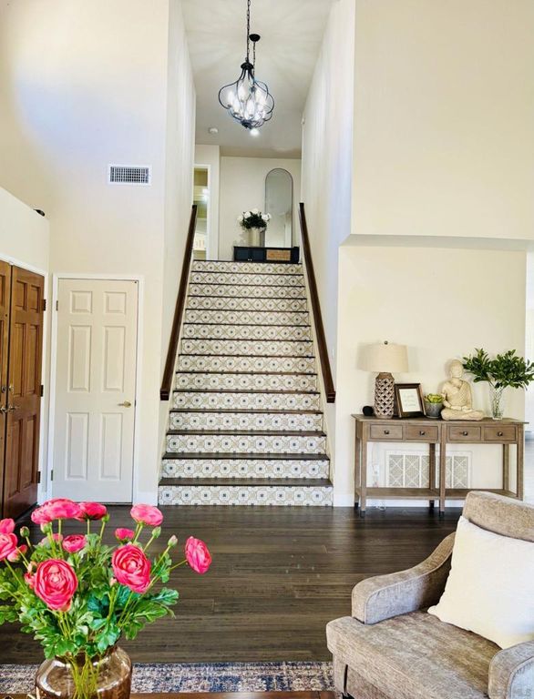 Image 10 of property listing at 672 CHATEAU PLACE, Escondido, CA 92029