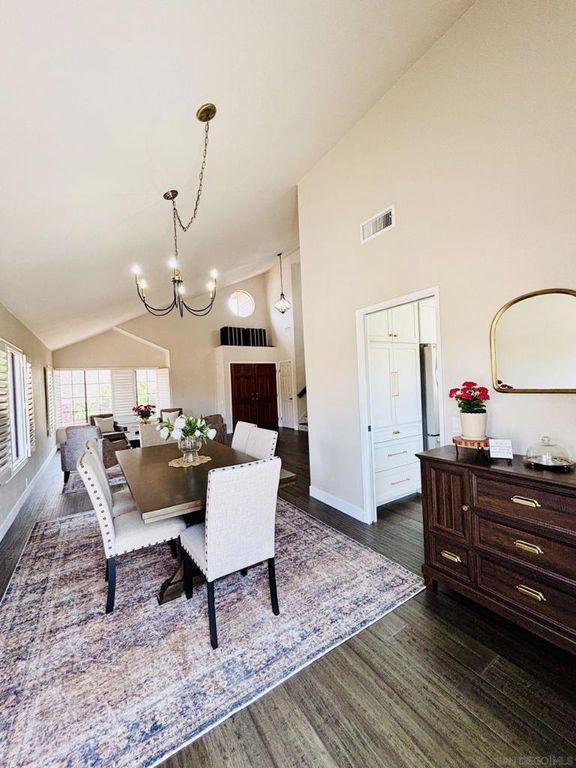 Image 15 of property listing at 672 CHATEAU PLACE, Escondido, CA 92029