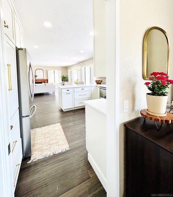 Image 16 of property listing at 672 CHATEAU PLACE, Escondido, CA 92029