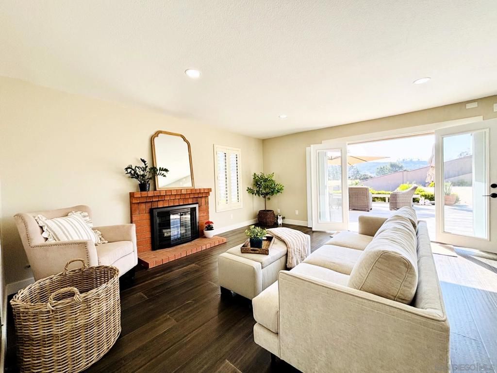 Image 29 of property listing at 672 CHATEAU PLACE, Escondido, CA 92029