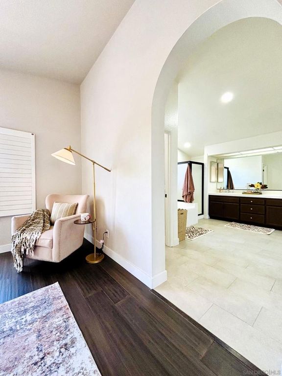 Image 39 of property listing at 672 CHATEAU PLACE, Escondido, CA 92029