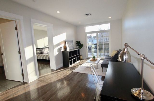 434 Mcgrath Highway 412, Somerville, MA 02143