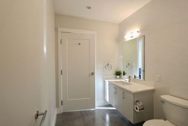 434 Mcgrath Highway 412, Somerville, MA 02143