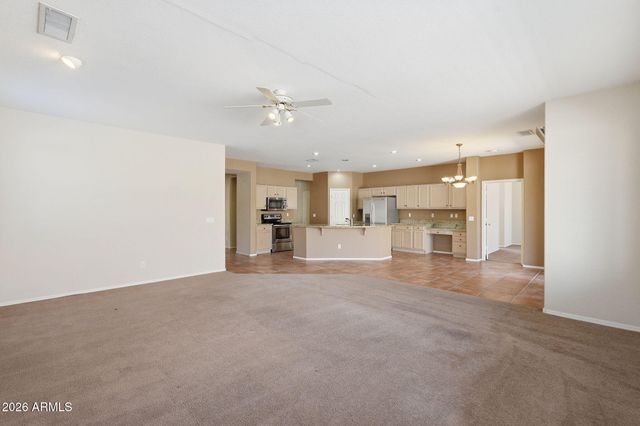 6804 W BRONCO Trail, Peoria, AZ 85383