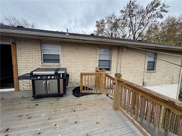 18208 E 27th Street S, Independence, MO 64057