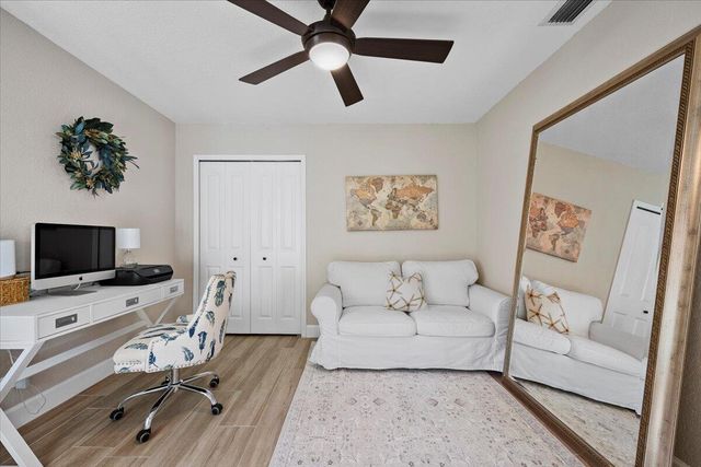 4 Ironwood Way N, Palm Beach Gardens, FL 33418