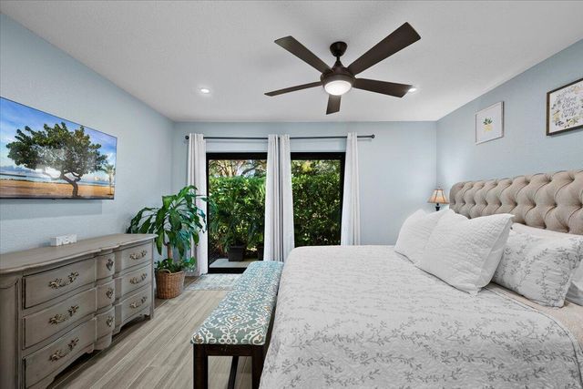 4 Ironwood Way N, Palm Beach Gardens, FL 33418