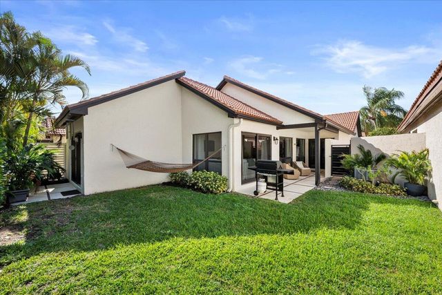 4 Ironwood Way N, Palm Beach Gardens, FL 33418