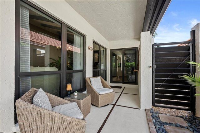 4 Ironwood Way N, Palm Beach Gardens, FL 33418