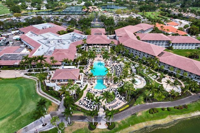 4 Ironwood Way N, Palm Beach Gardens, FL 33418