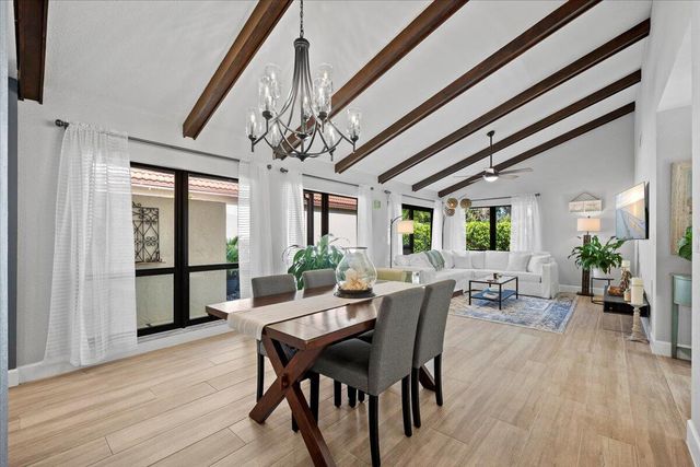 4 Ironwood Way N, Palm Beach Gardens, FL 33418