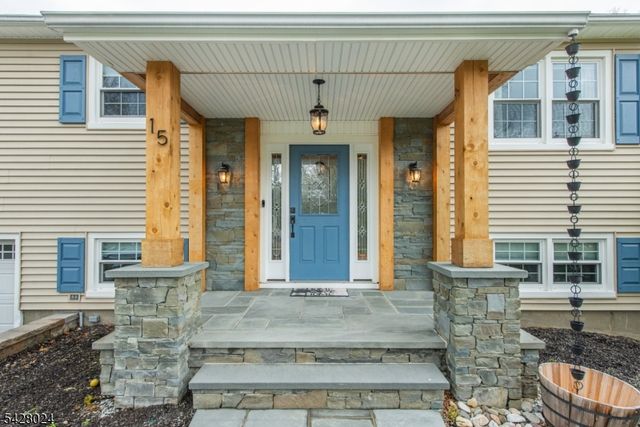 15 Windsor Dr, Jefferson Twp., NJ 07438