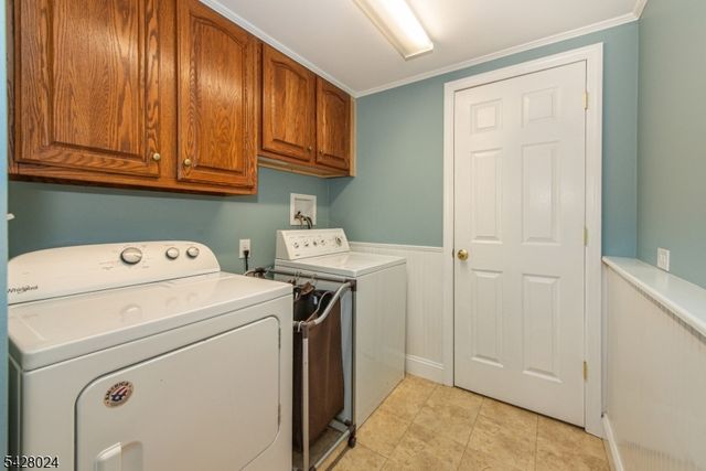 15 Windsor Dr, Jefferson Twp., NJ 07438