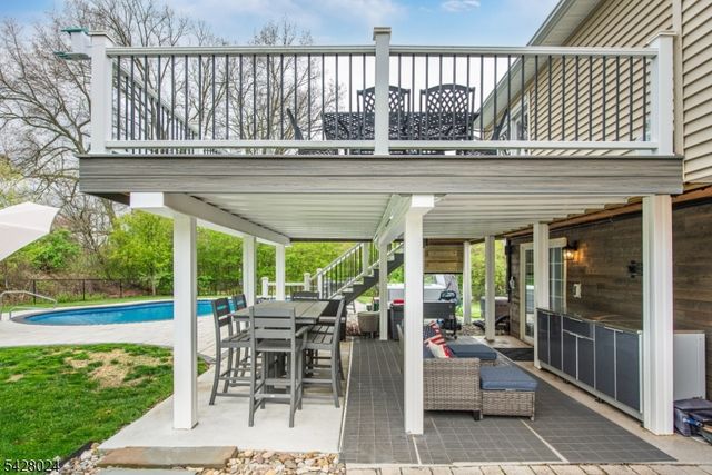 15 Windsor Dr, Jefferson Twp., NJ 07438