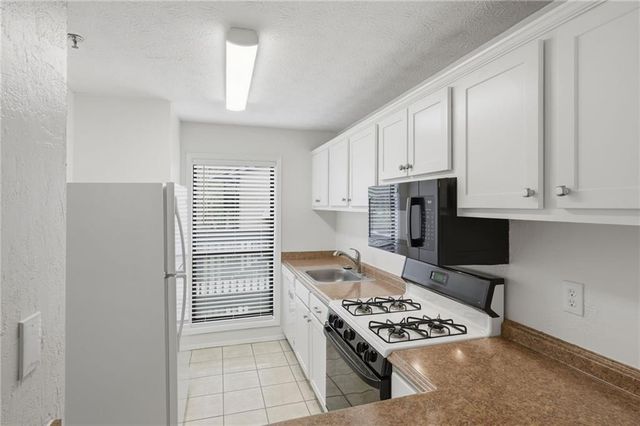 2408 Cumberland Court SE 2408, Smyrna, GA 30080