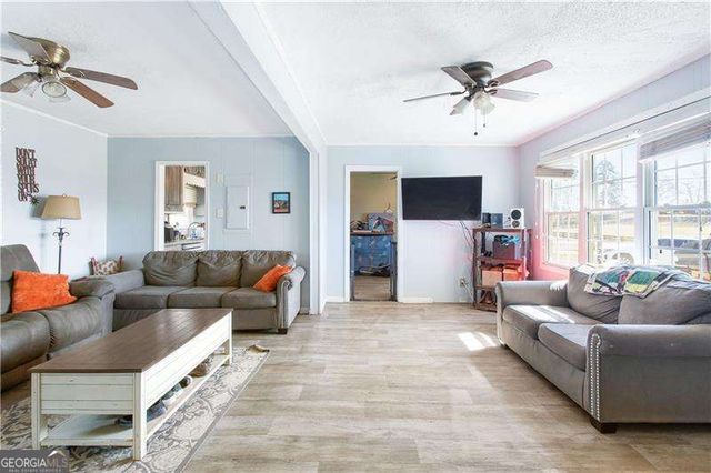 702 Buttermilk Road SW, Cave Spring, GA 30124