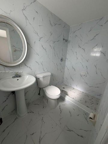 2571 NW 5th Street, Pompano Beach, FL 33069