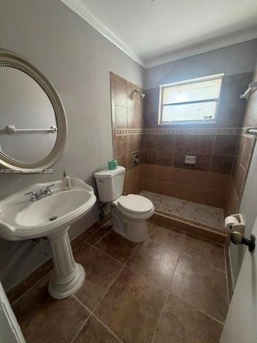 2571 NW 5th Street, Pompano Beach, FL 33069