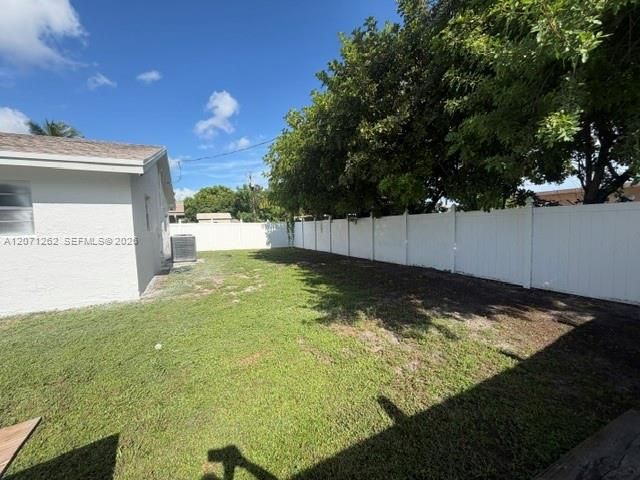 2571 NW 5th Street, Pompano Beach, FL 33069