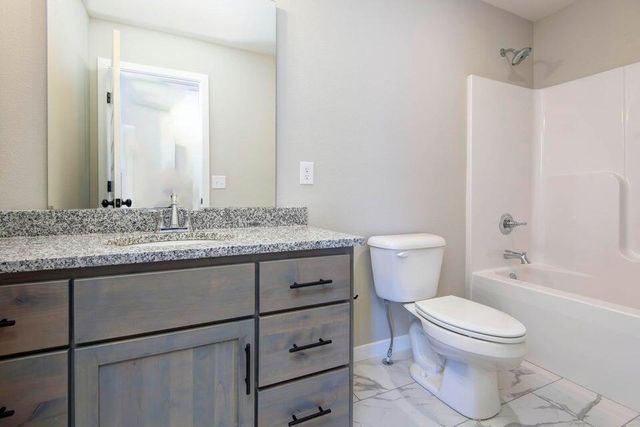 2013 S Edgewood Court, Ozark, MO 65721