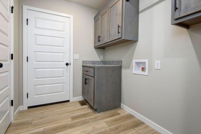 2013 S Edgewood Court, Ozark, MO 65721