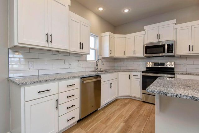 2013 S Edgewood Court, Ozark, MO 65721