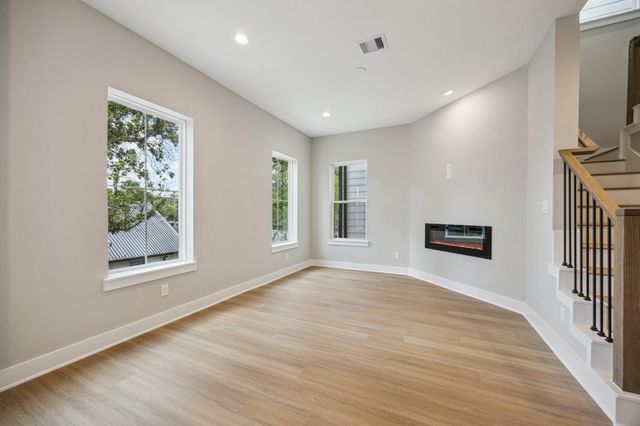 812 Thornton Street F, Houston, TX 77018