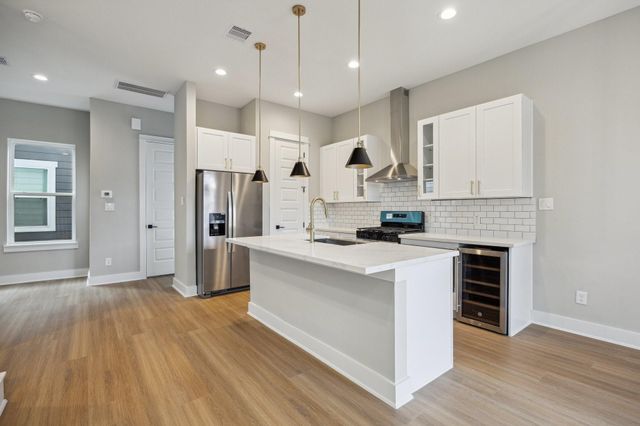 812 Thornton Street F, Houston, TX 77018