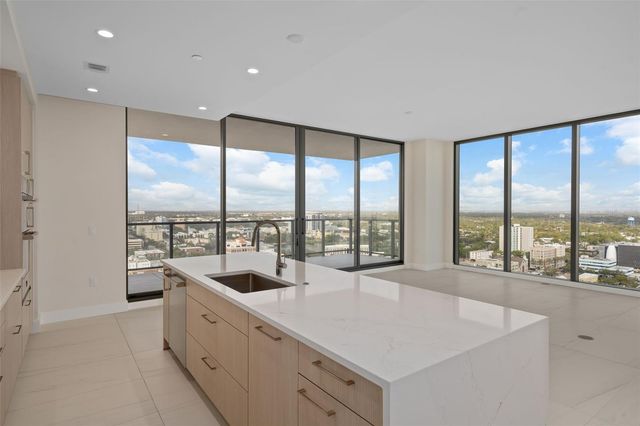 275 1ST AVENUE S 2401, St Petersburg, FL 33701