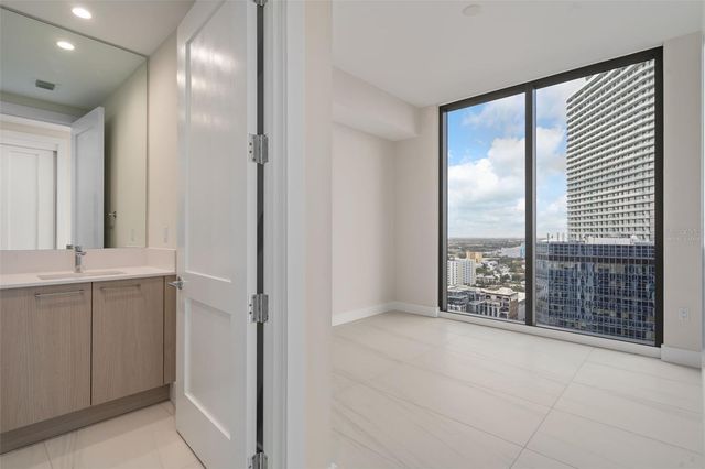 275 1ST AVENUE S 2401, St Petersburg, FL 33701