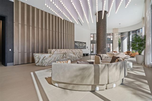 275 1ST AVENUE S 2401, St Petersburg, FL 33701