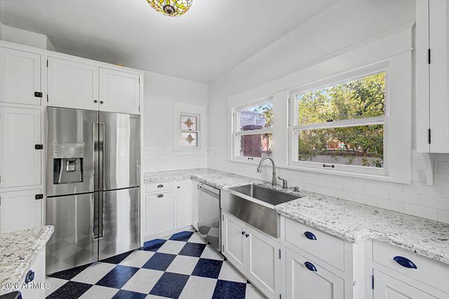 515 W LYNWOOD Street, Phoenix, AZ 85003