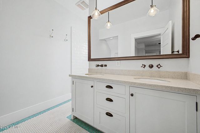 515 W LYNWOOD Street, Phoenix, AZ 85003