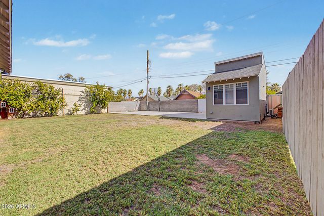 515 W LYNWOOD Street, Phoenix, AZ 85003