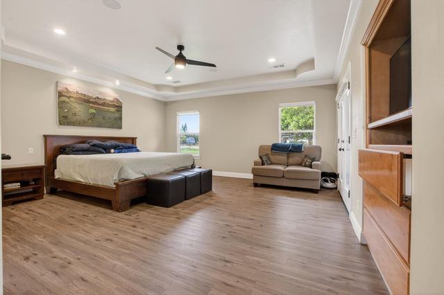 735 N Fine Rd, Linden, CA 95236